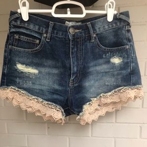 Adorable free People lace shorts